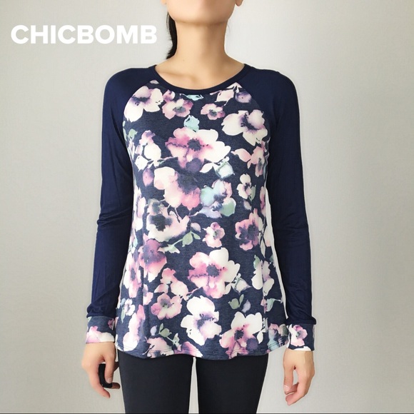 SPRING FLORAL top - Picture 2 of 5